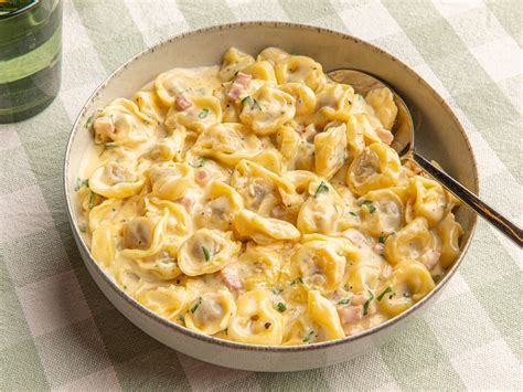 tortellini alla panna sauce